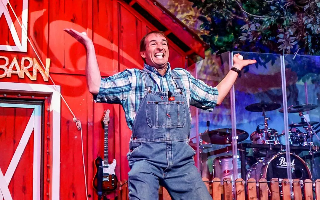 Juggler performning at The Comedy Barn